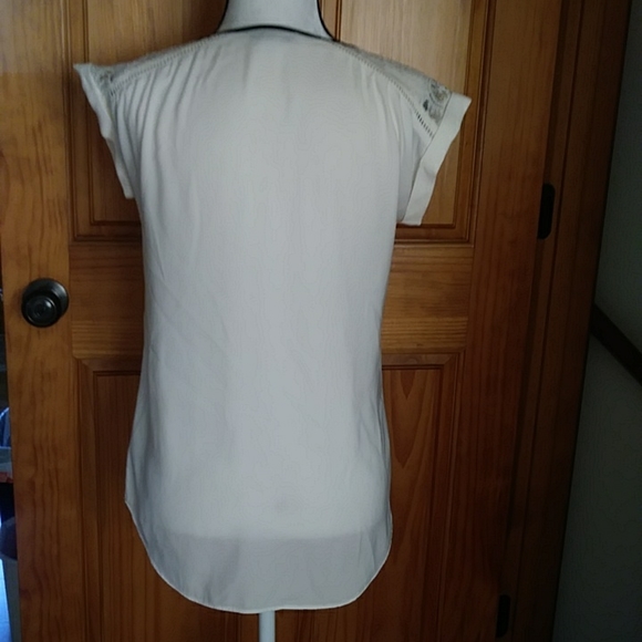 Express Embroidered Lace Imitation Leather V Neck Top S Ivory - Picture 6 of 15